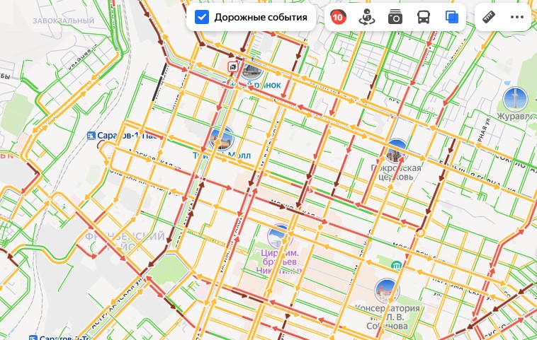 Саратовцы стоят в 10-балльных пробках в первый рабочий день года